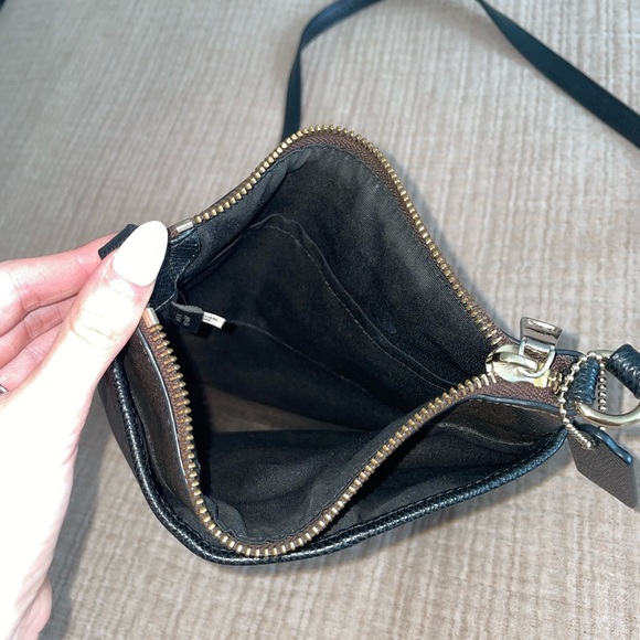 Coach Crossbody - Picture 3 of 4